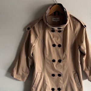 MaxMara Men's Beige Double-Breasted Trench Coat